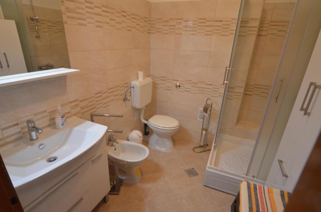 Condominium Apartment 罗维尼 外观 照片